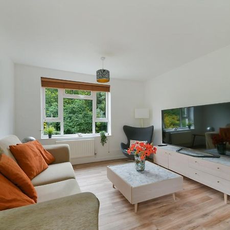 Spacious, Quiet And Modern Apartment Лондон Экстерьер фото