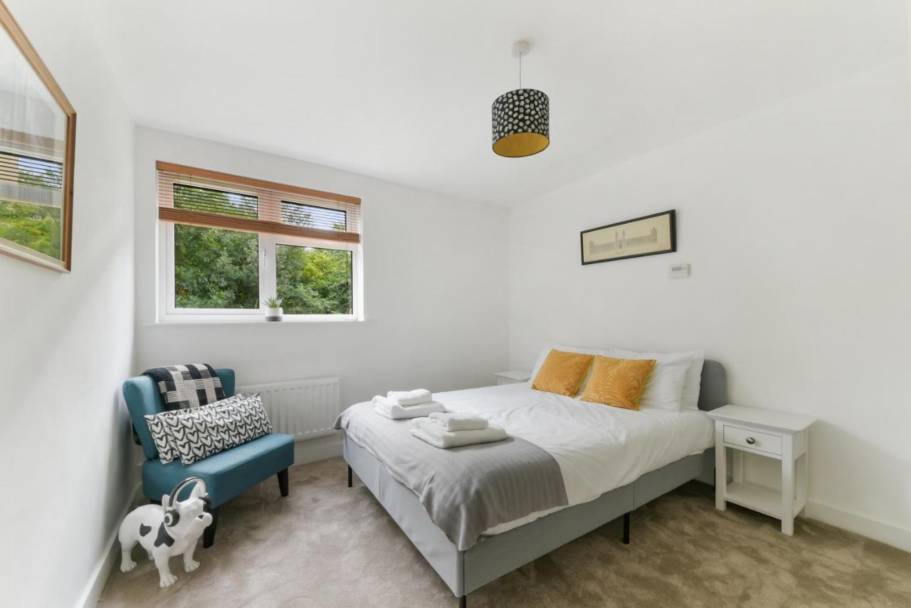 Spacious, Quiet And Modern Apartment Лондон Экстерьер фото