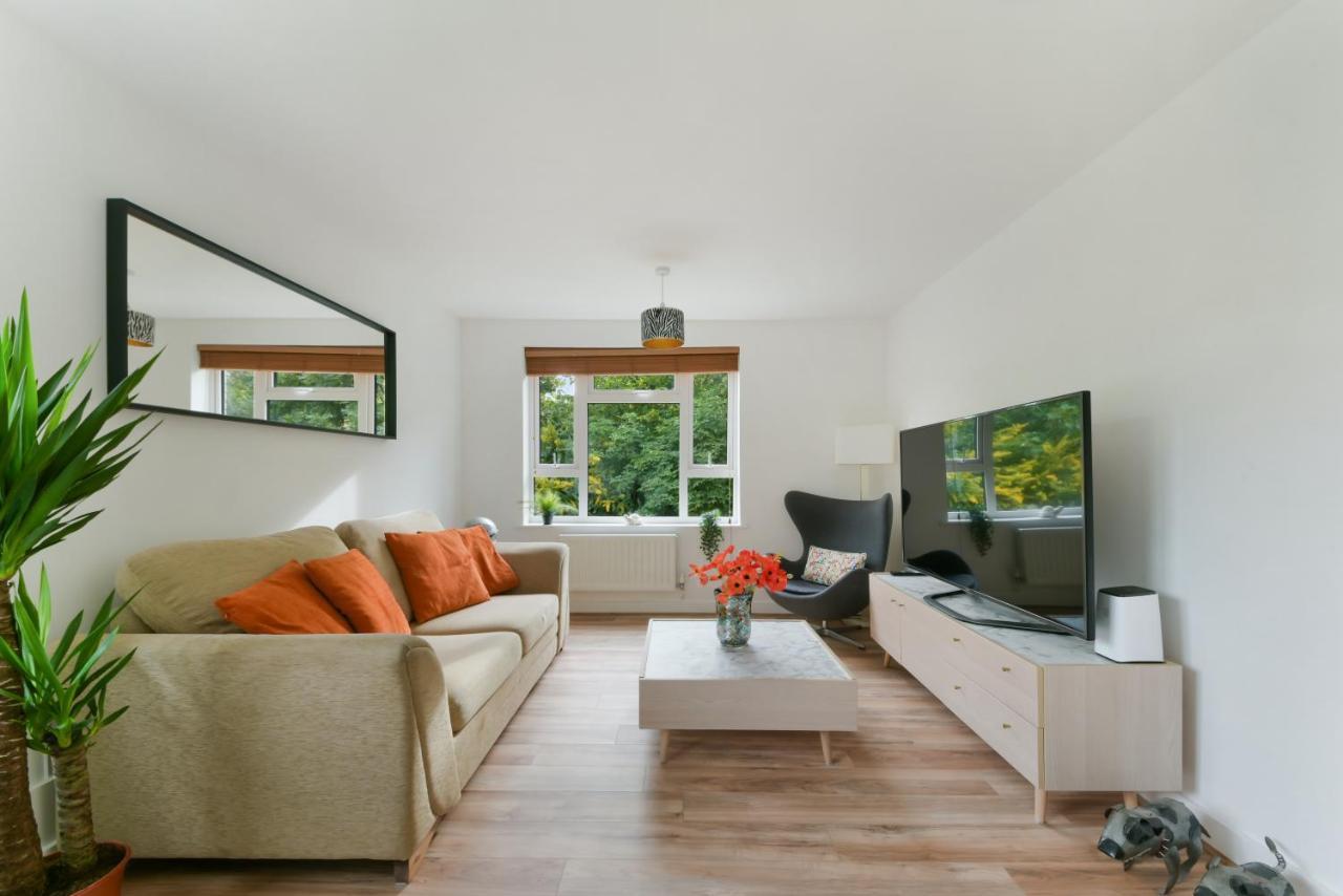 Spacious, Quiet And Modern Apartment Лондон Экстерьер фото